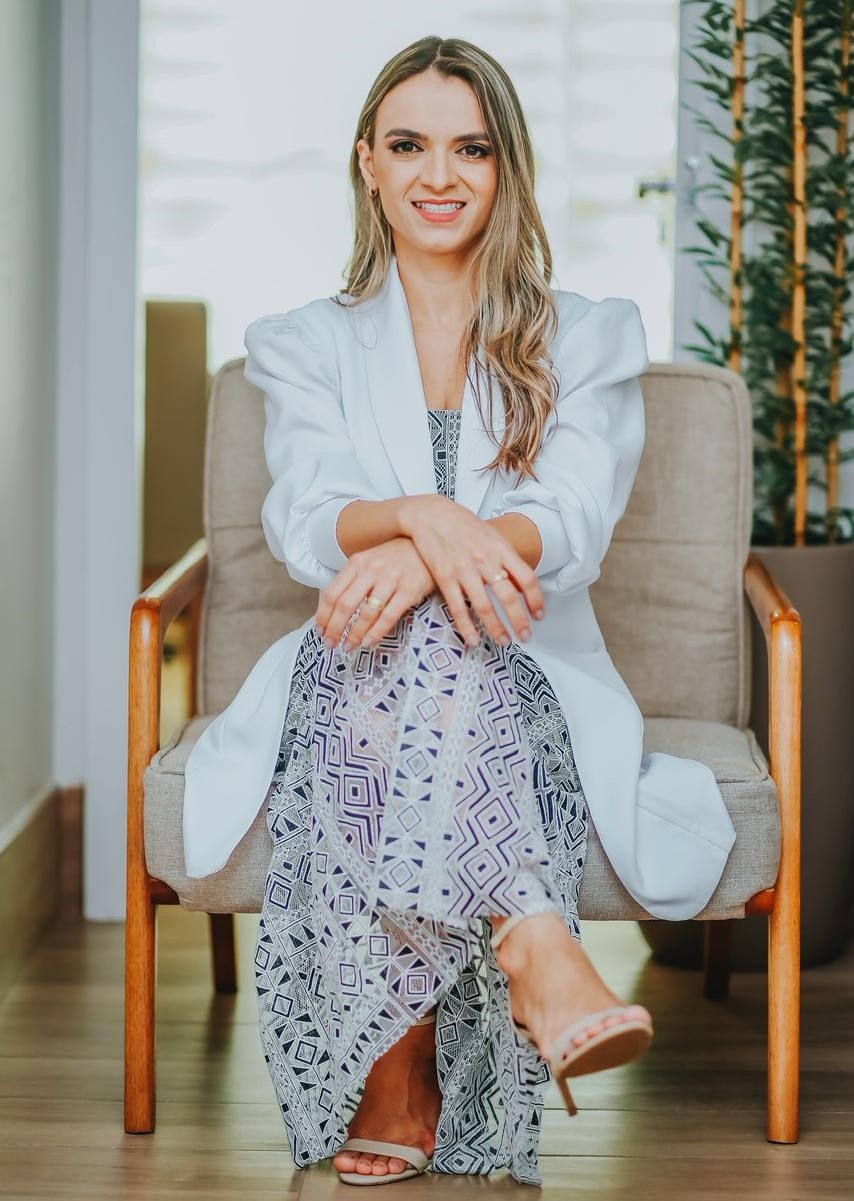 Dra. Ísis Gabriella